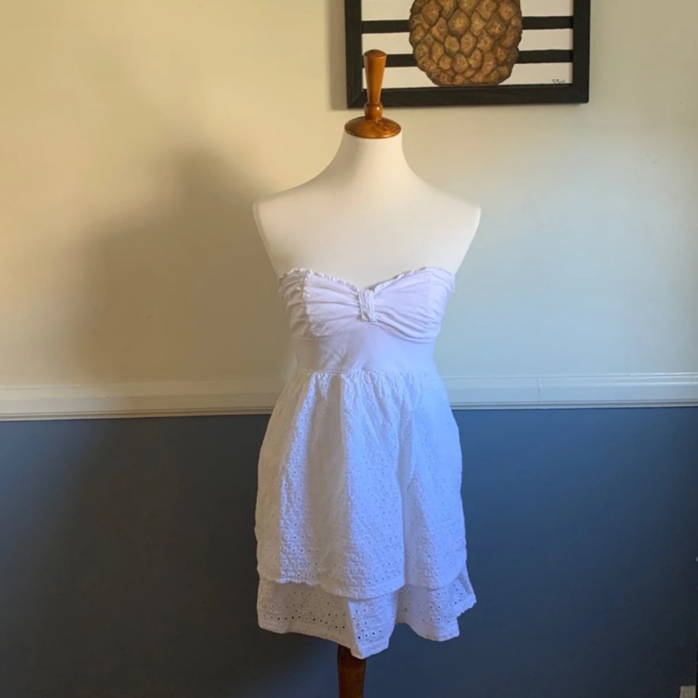 Abercrombie and Fitch White Strapless Dress